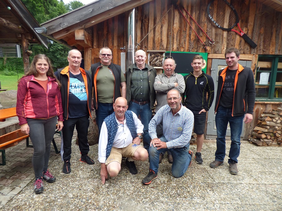 Bild "Verein:Vorstandschaft2021b.jpg"